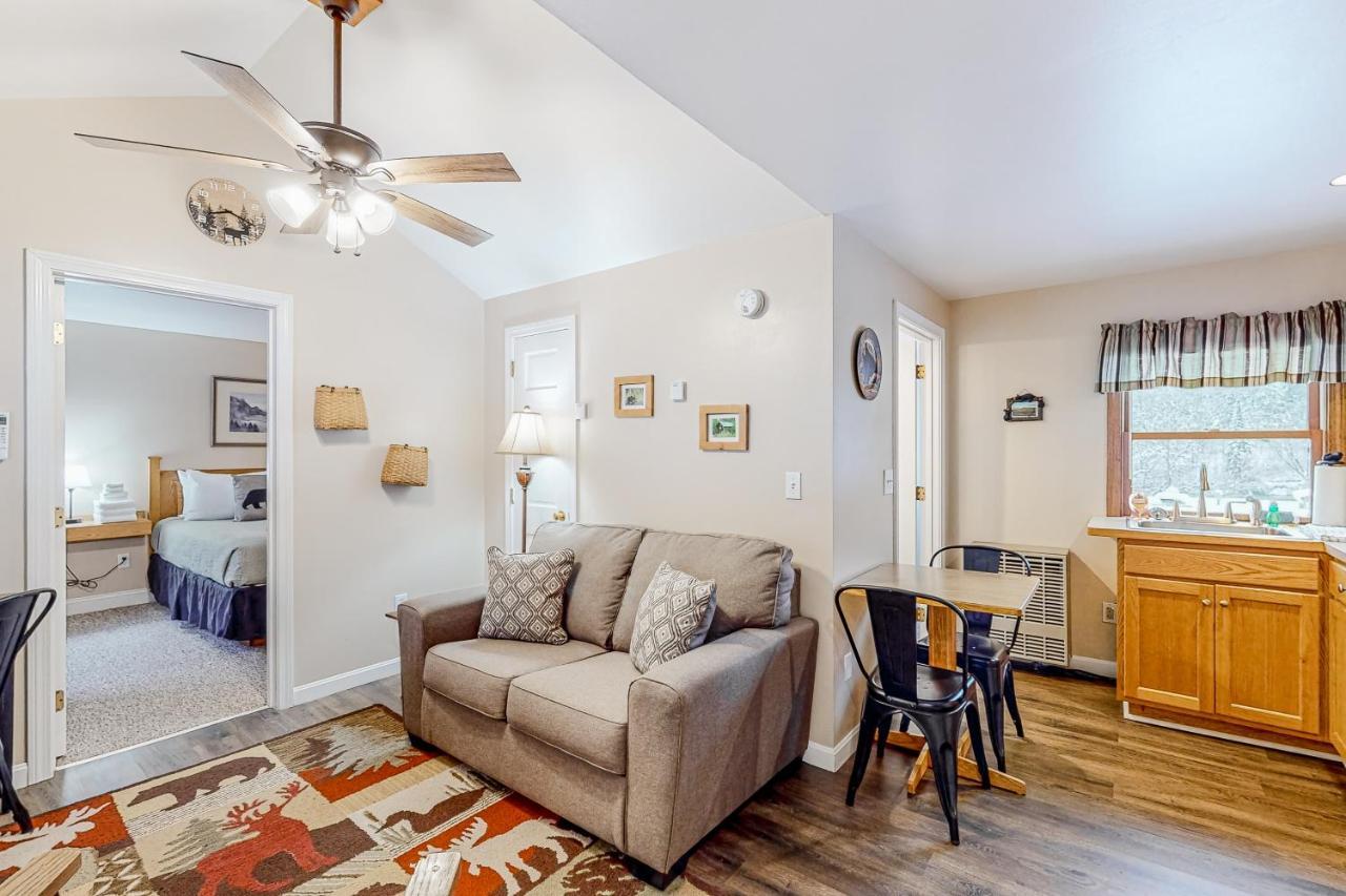 Northwoods Lodge Cabin 1 Morrisville 외부 사진